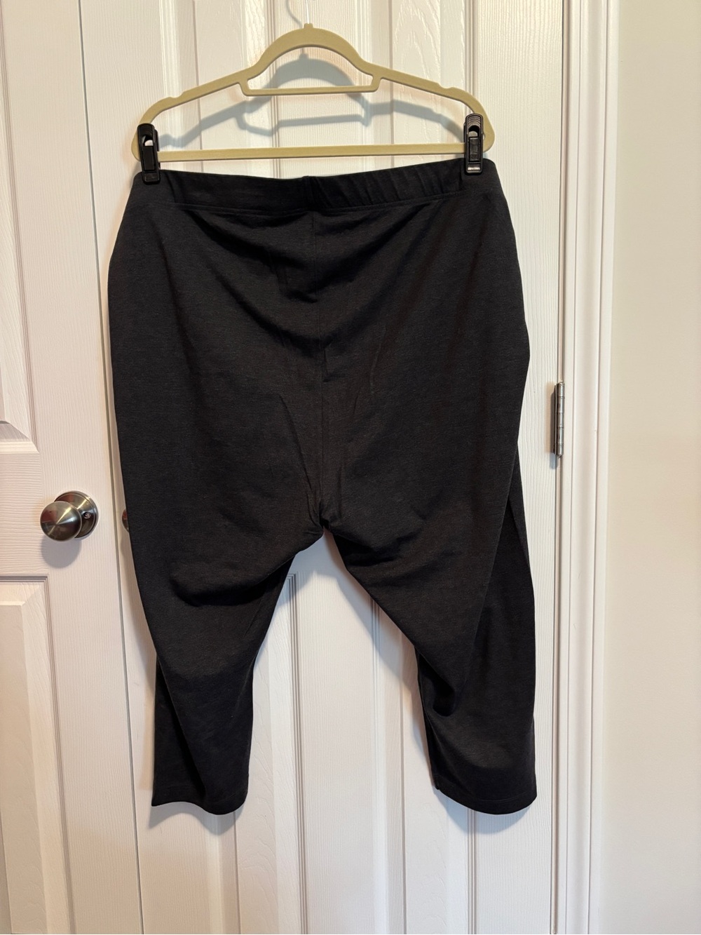 Old Navy Dark Heather Grey Capri